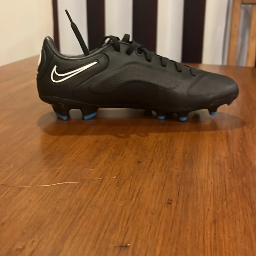 Nike Tiempo Legend 9 Pro FG Soccer Cleats shoes DA1175 001 Mens 6 / Womens 7.5